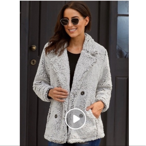 Jackets & Blazers - 🎉HPx2🎉⚠️1 Left: Med Gray Dbl. Lapel Plush Coat
